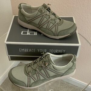 Dansko Harlyn Suede Sage Green